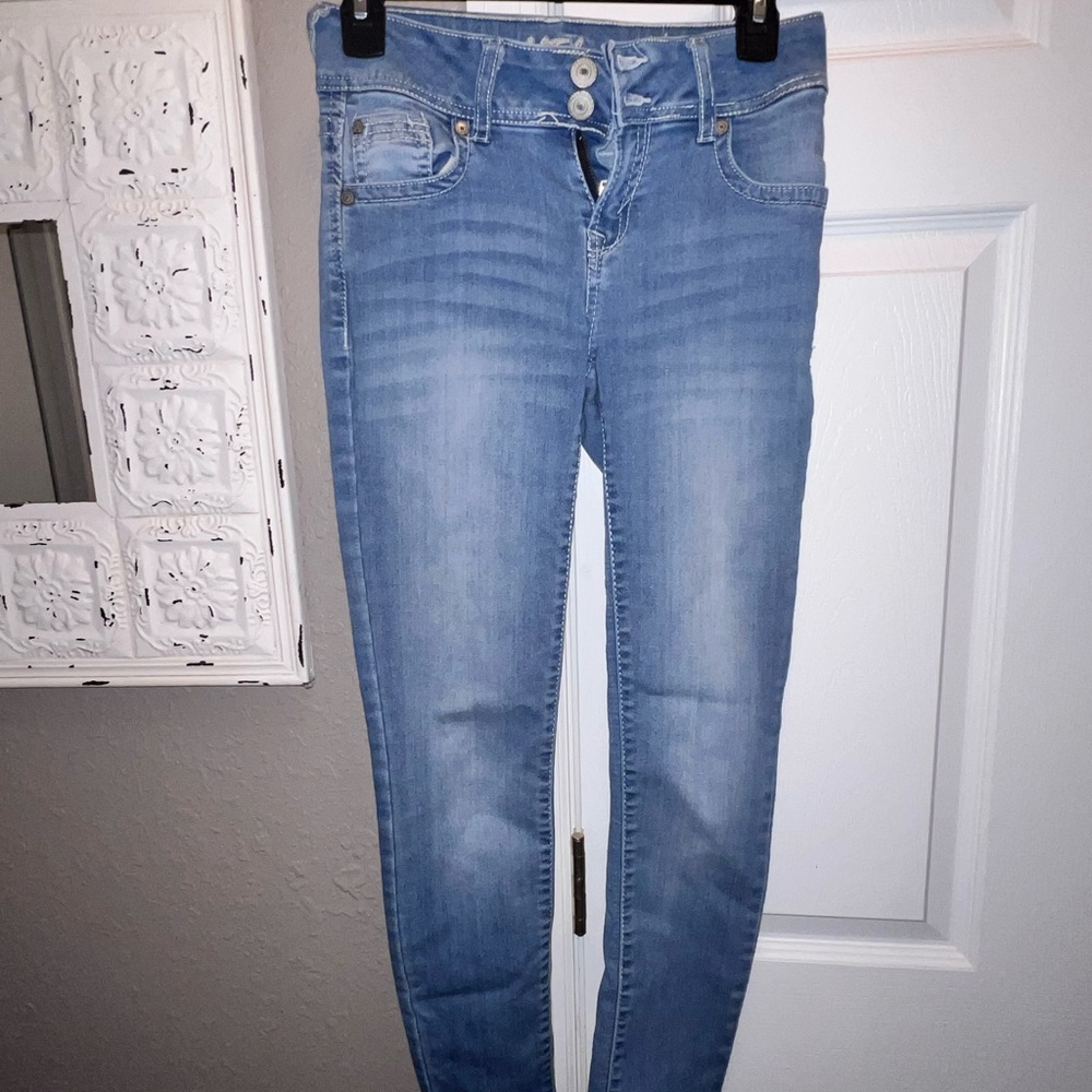 Wallflower Jeans. Medium wash, size 3